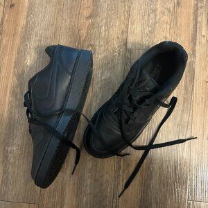 Like New Black Nike Ebernon Low Sneakers (US Size 7)